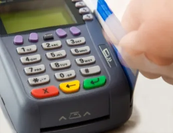 Бизнесу отсрочат подключение к сети POS-терминалов